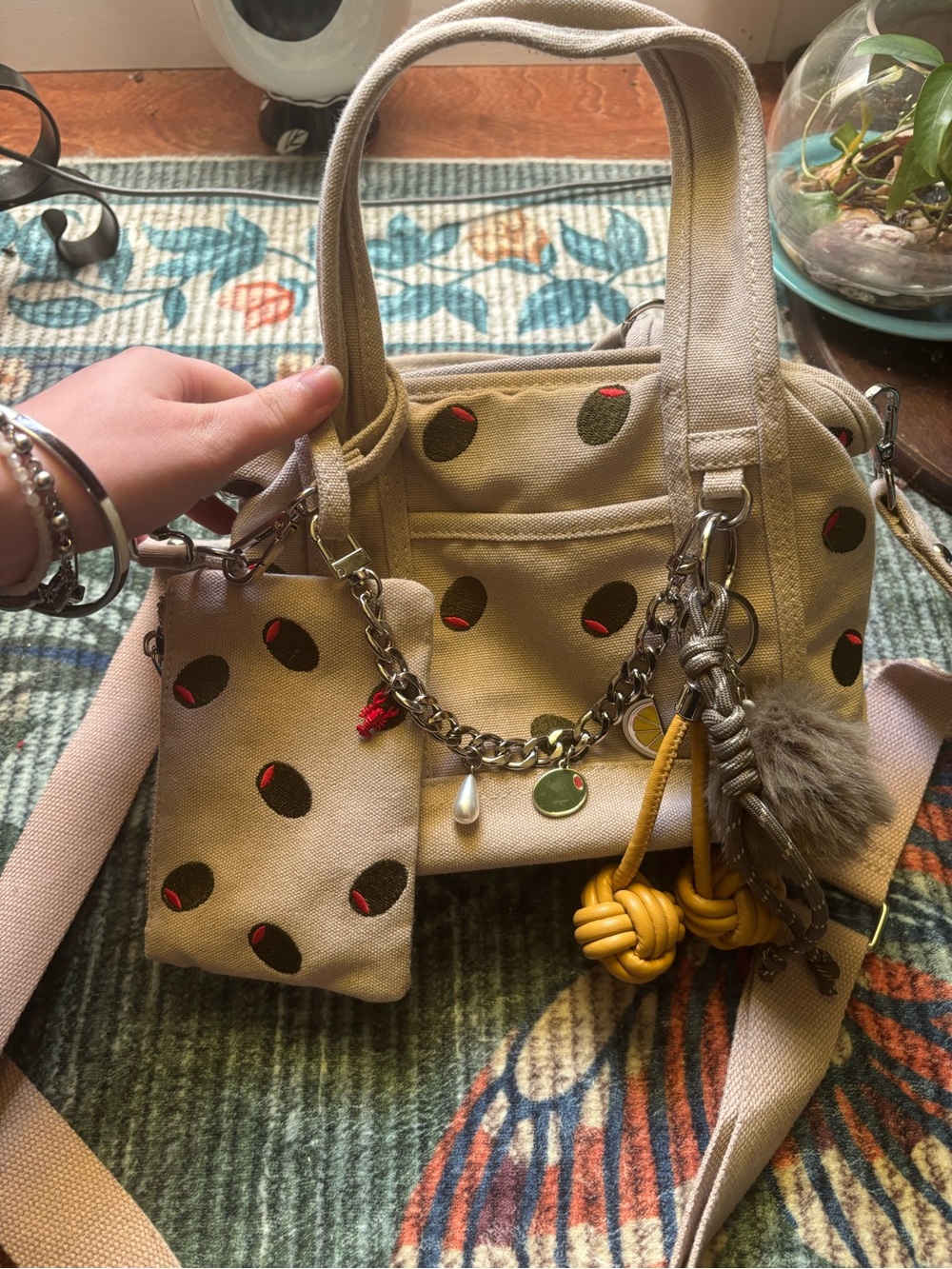 Canvas Martini Olive Accent Shoulder Bag in Beige
